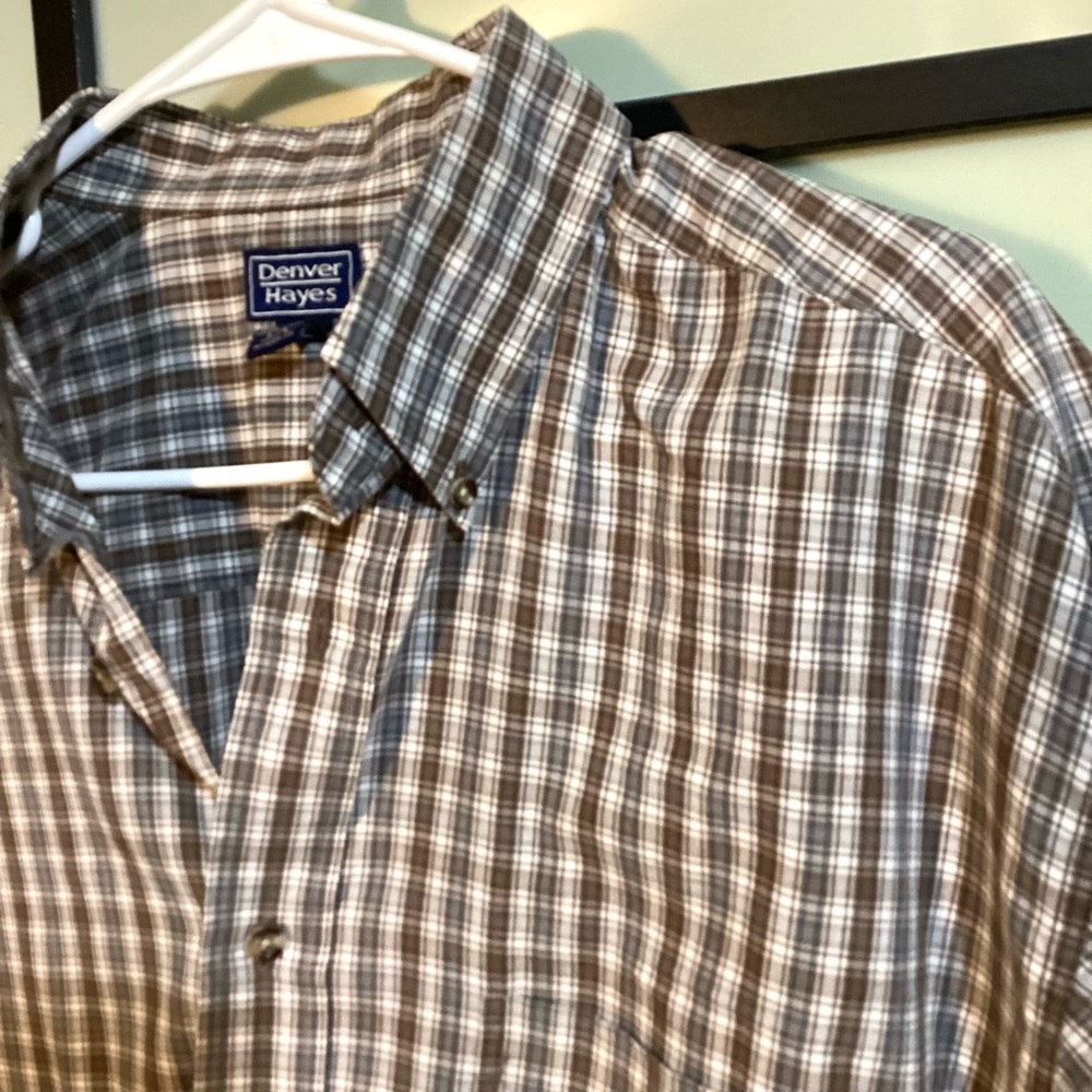 Denver Hayes summer shirt with front pocket. Size L